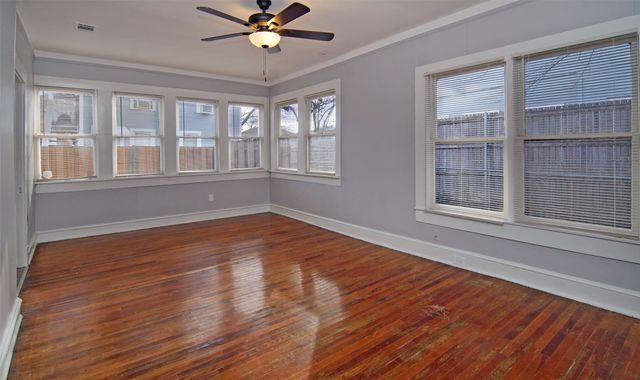 2121 Fairmount Avenue, Fort Worth, TX 76110