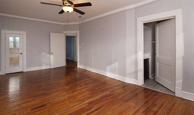 2121 Fairmount Avenue, Fort Worth, TX 76110