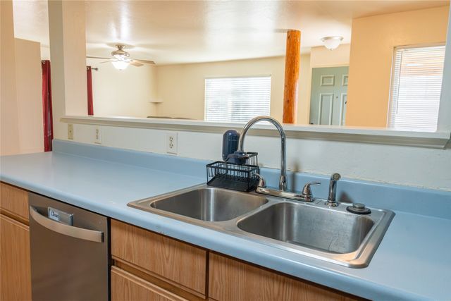 6389 Jaguar Drive, Santa Fe, NM 87507