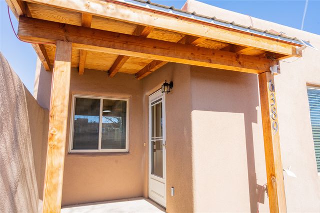 6389 Jaguar Drive, Santa Fe, NM 87507