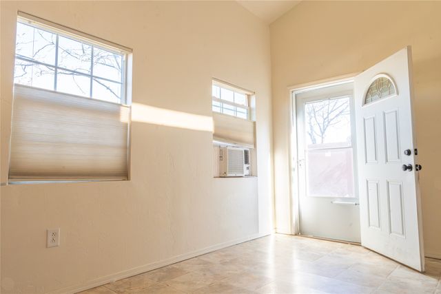 6389 Jaguar Drive, Santa Fe, NM 87507