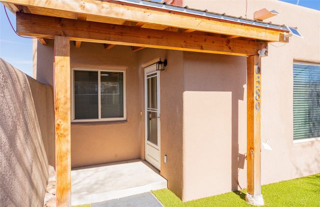 6389 Jaguar Drive, Santa Fe, NM 87507