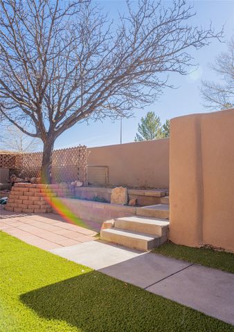 6389 Jaguar Drive, Santa Fe, NM 87507