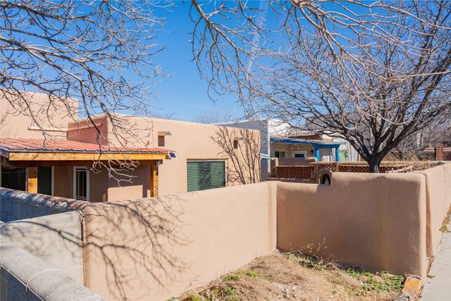 6389 Jaguar Drive, Santa Fe, NM 87507