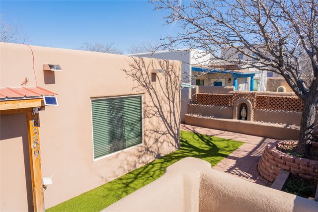 6389 Jaguar Drive, Santa Fe, NM 87507