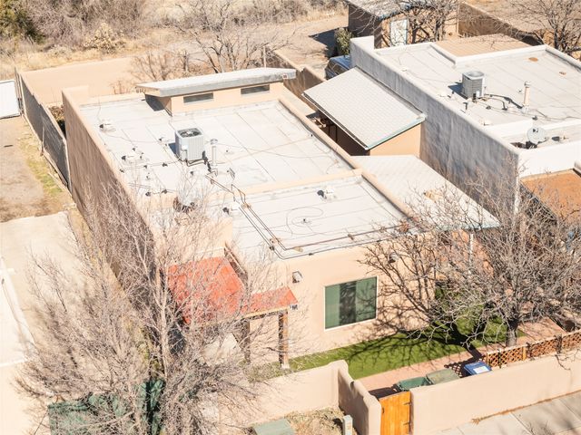 6389 Jaguar Drive, Santa Fe, NM 87507