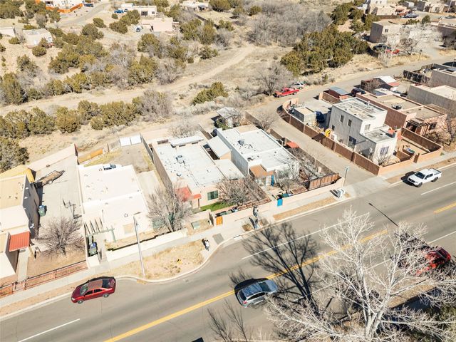 6389 Jaguar Drive, Santa Fe, NM 87507