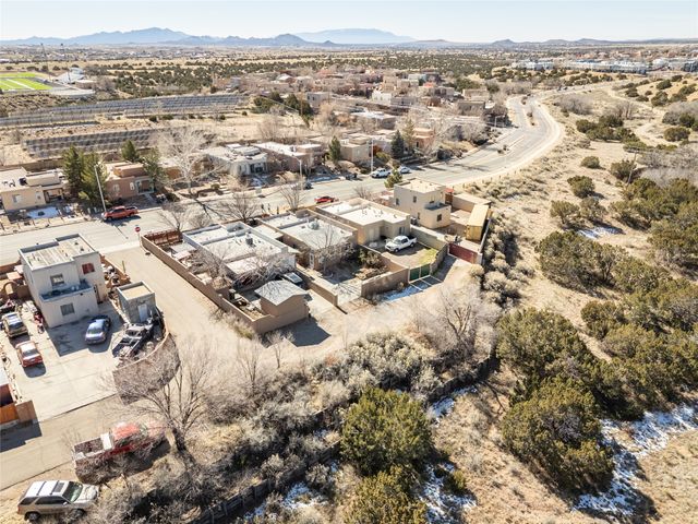 6389 Jaguar Drive, Santa Fe, NM 87507