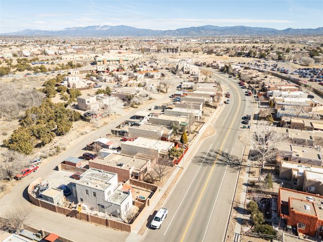 6389 Jaguar Drive, Santa Fe, NM 87507