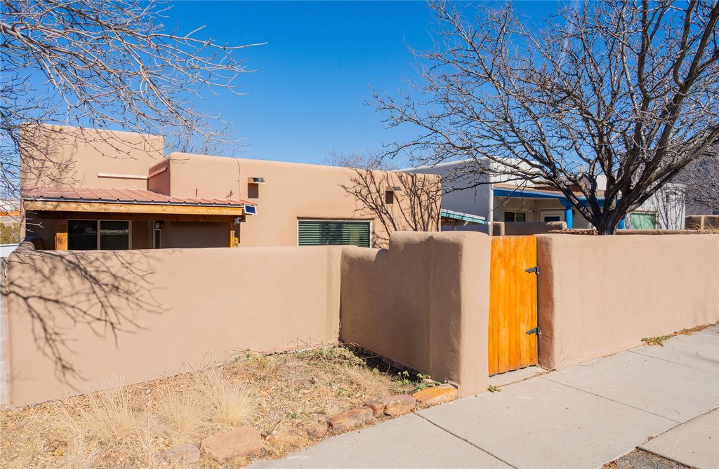 6389 Jaguar Drive, Santa Fe, NM 87507