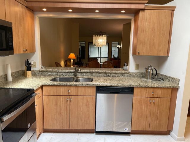 10938 Roebelini Palm Court B, Boynton Beach, FL 33437