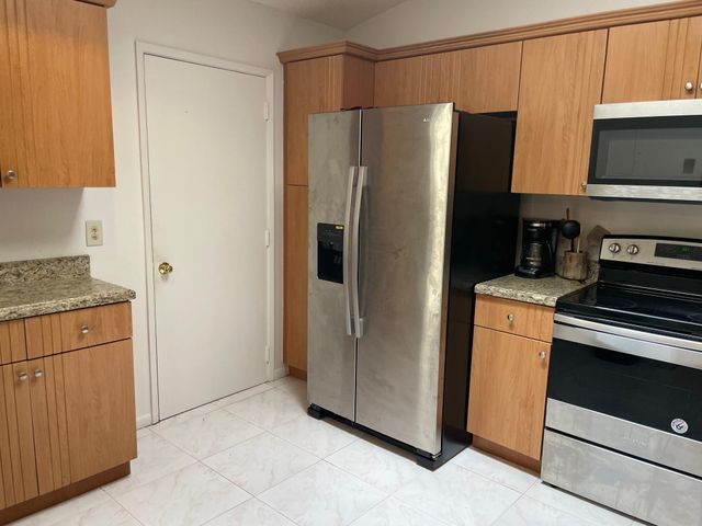 10938 Roebelini Palm Court B, Boynton Beach, FL 33437