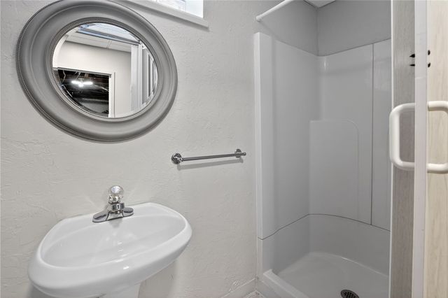 3341 Recker Dr, Baldwin Boro, PA 15227