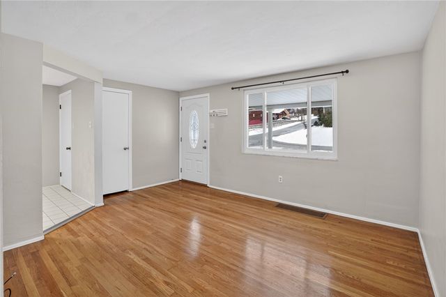 3341 Recker Dr, Baldwin Boro, PA 15227