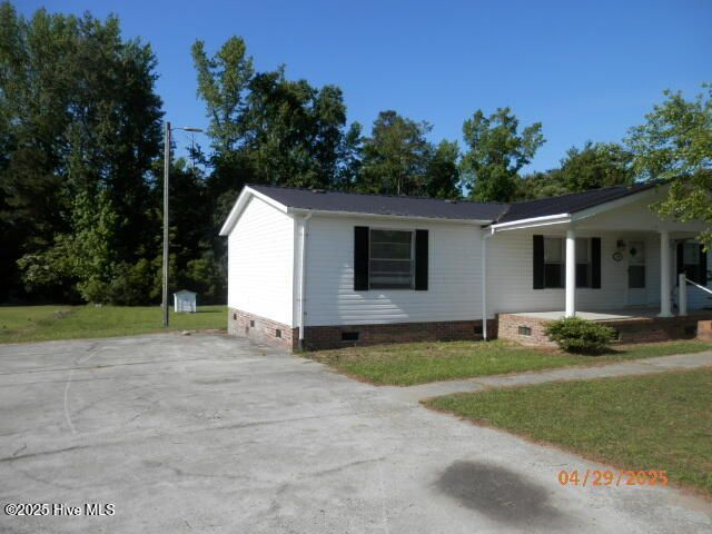 300 King Arthur Drive, Whiteville, NC 28472