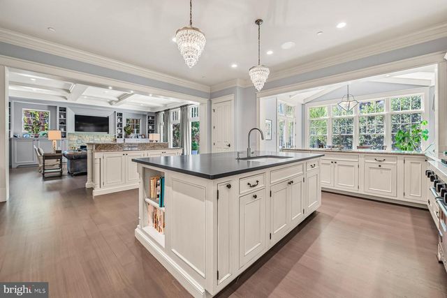7200 FAIRFAX RD, Bethesda, MD 20814