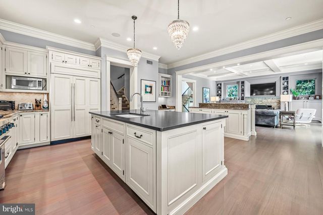 7200 FAIRFAX RD, Bethesda, MD 20814