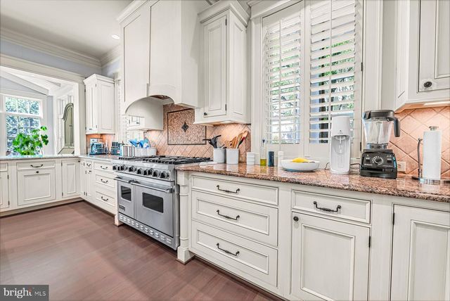 7200 FAIRFAX RD, Bethesda, MD 20814