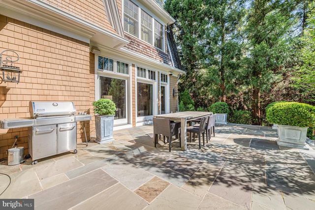 7200 FAIRFAX RD, Bethesda, MD 20814