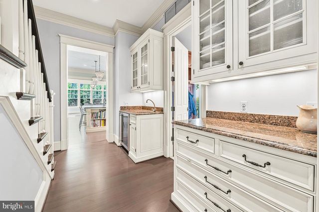 7200 FAIRFAX RD, Bethesda, MD 20814
