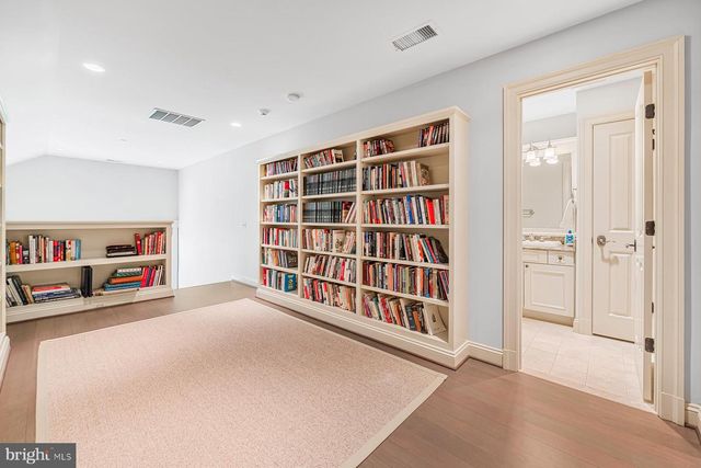 7200 FAIRFAX RD, Bethesda, MD 20814