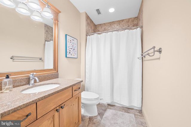 7200 FAIRFAX RD, Bethesda, MD 20814