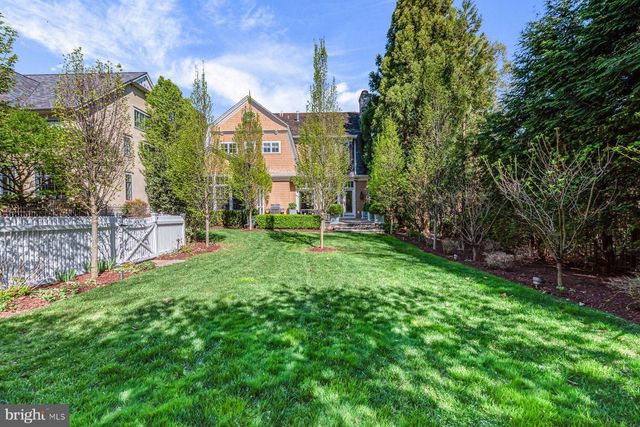 7200 FAIRFAX RD, Bethesda, MD 20814