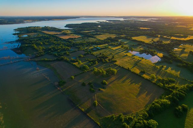 2000 County Road 2950, Dodd City, TX 75438