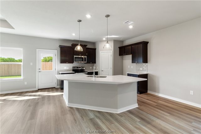 5526 Harriet Street, Bryan, TX 77807