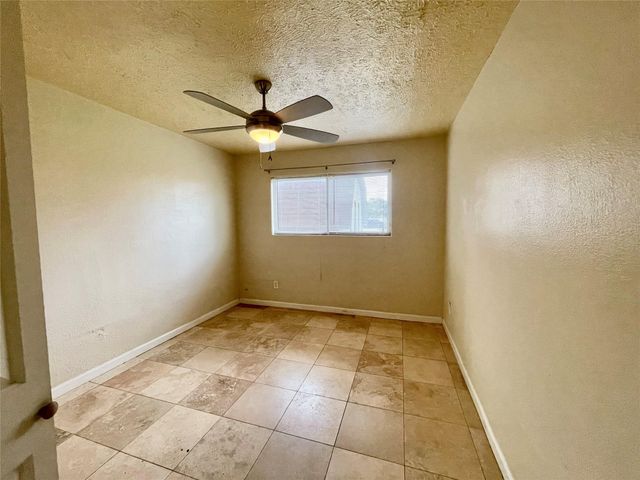 2211 Bonita Way, Baytown, TX 77520