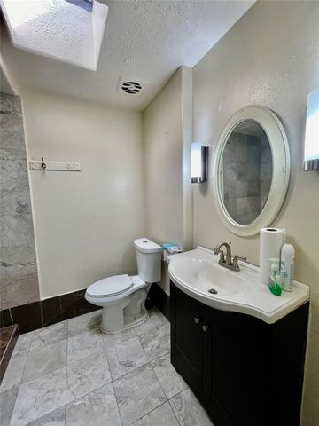 2211 Bonita Way, Baytown, TX 77520