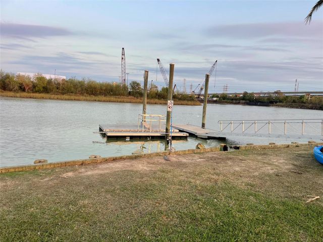 2211 Bonita Way, Baytown, TX 77520