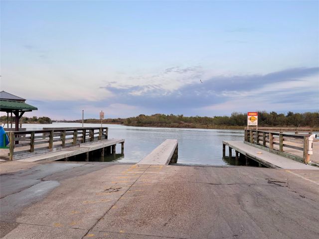 2211 Bonita Way, Baytown, TX 77520