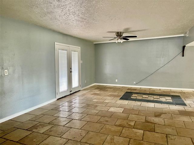 2211 Bonita Way, Baytown, TX 77520