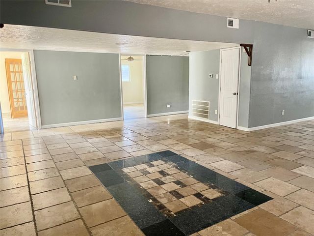 2211 Bonita Way, Baytown, TX 77520