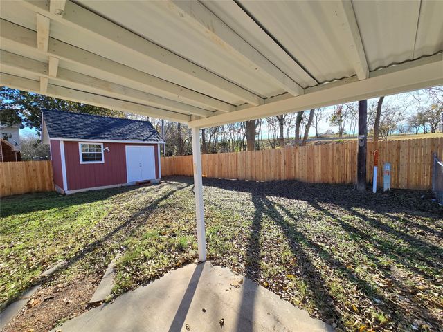 601 Preston Glen, Gunter, TX 75058