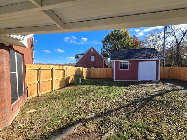 601 Preston Glen, Gunter, TX 75058