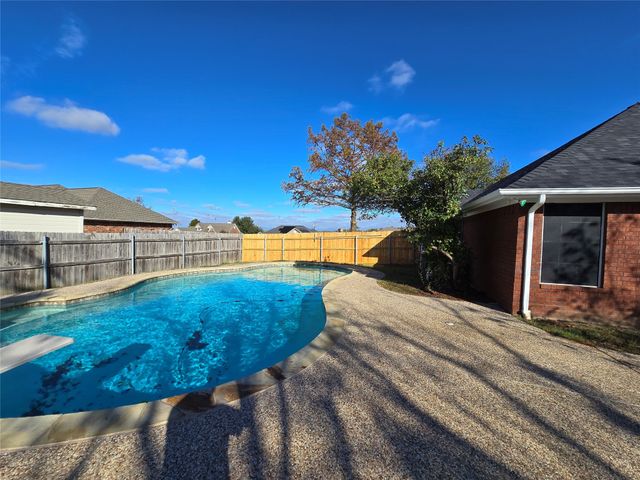 601 Preston Glen, Gunter, TX 75058