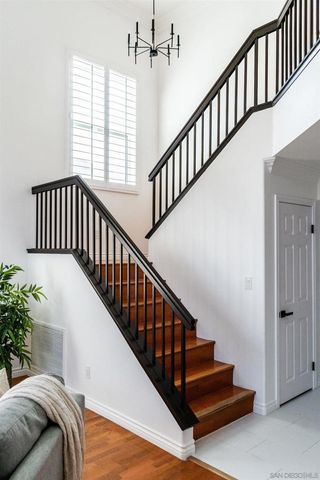 29747 Circle R Ct, Escondido, CA 92026