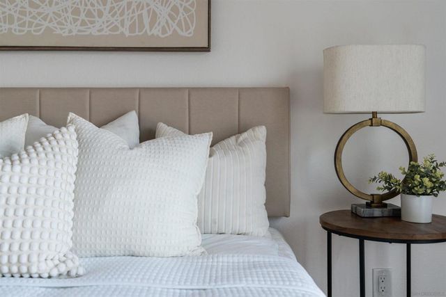 29747 Circle R Ct, Escondido, CA 92026