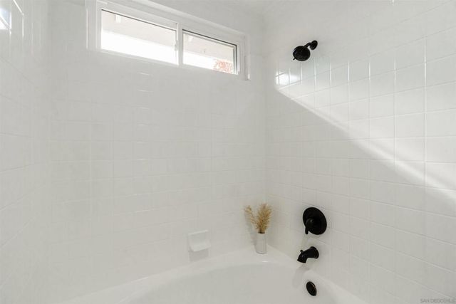 29747 Circle R Ct, Escondido, CA 92026