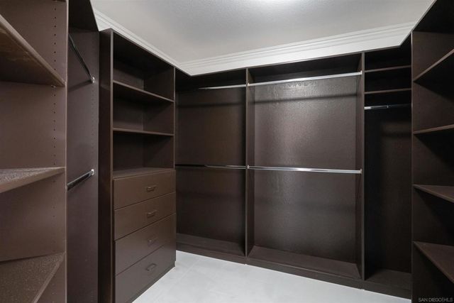 29747 Circle R Ct, Escondido, CA 92026