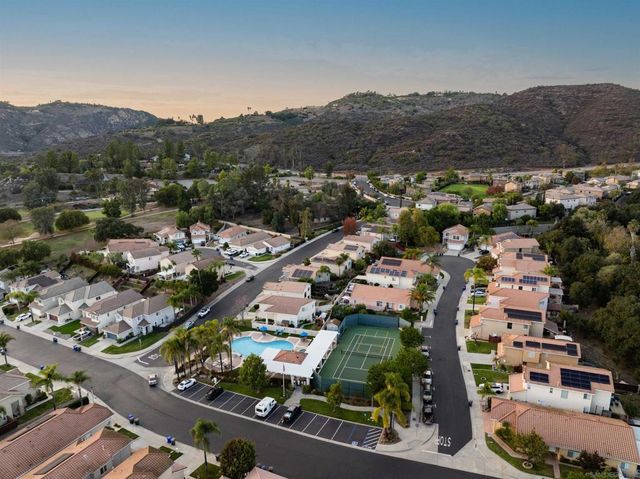 29747 Circle R Ct, Escondido, CA 92026