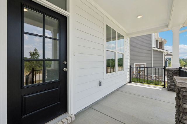 1088 Large Poppy Dr, La Vergne, TN 37086