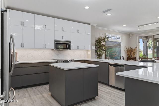19850 N SHADOW MOUNTAIN Drive, Surprise, AZ 85374