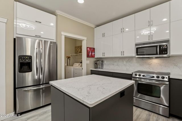 19850 N SHADOW MOUNTAIN Drive, Surprise, AZ 85374