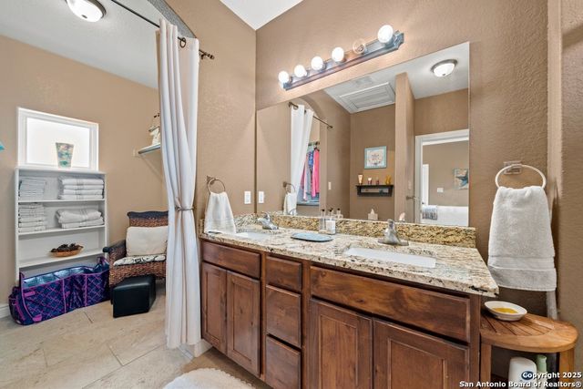 617 Lake Island, Canyon Lake, TX 78133