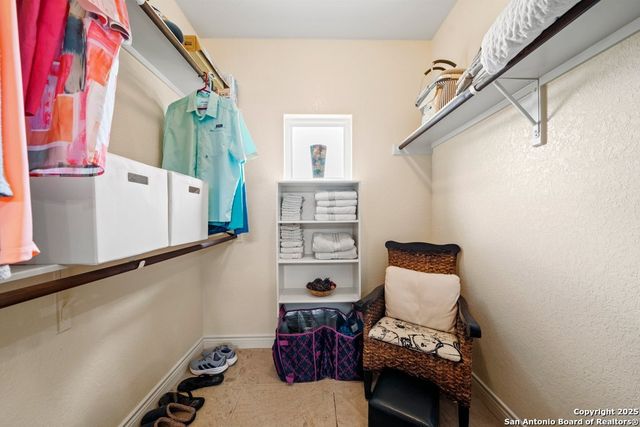 617 Lake Island, Canyon Lake, TX 78133