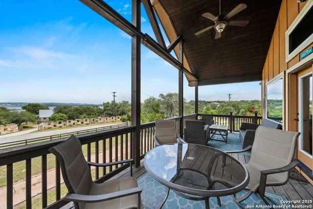 617 Lake Island, Canyon Lake, TX 78133