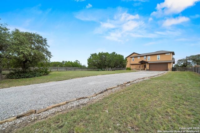617 Lake Island, Canyon Lake, TX 78133